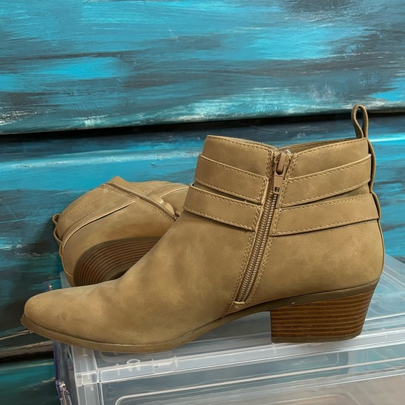 A.n.a. Womens Lotus Dark Sand Ankle Boot NWT Size 11 - Picture 6 of 7